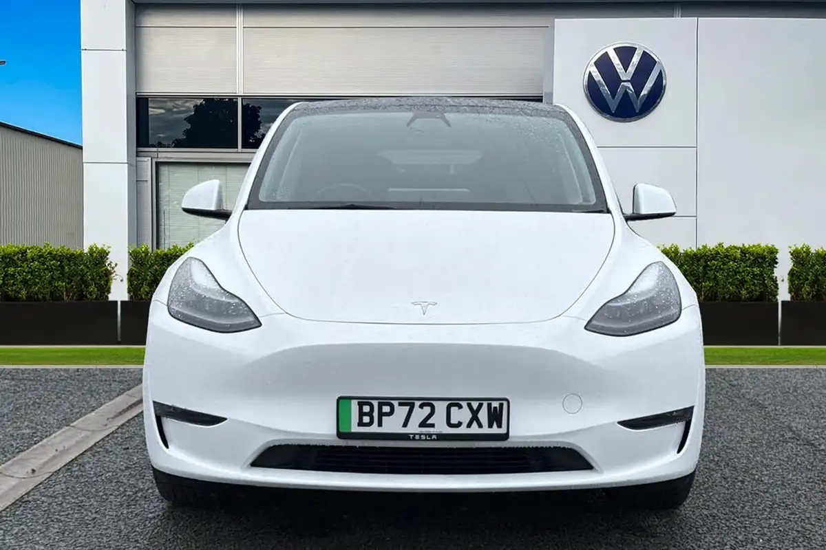 2023-tesla-model-y-e-performance-big-5