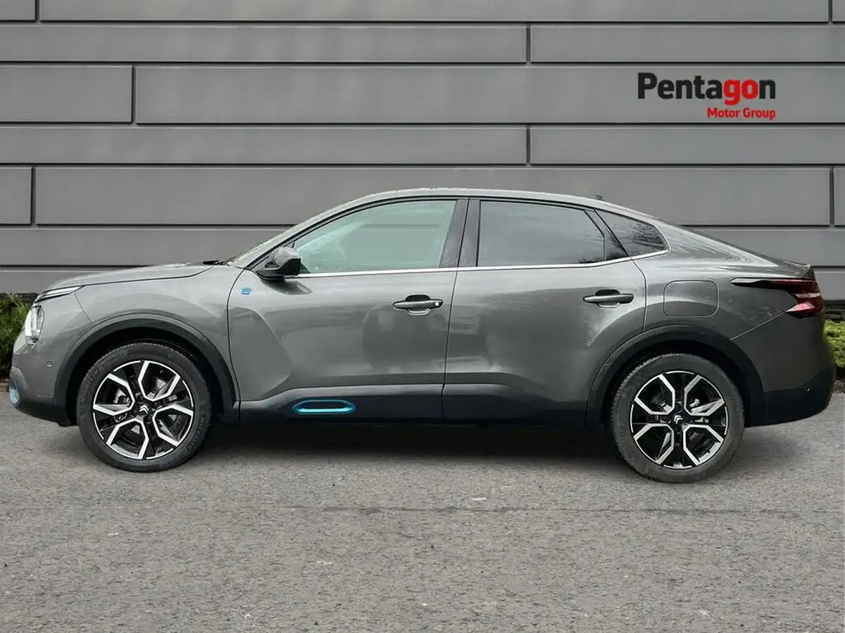2023-citroen-c4-x-e-shine-big-11