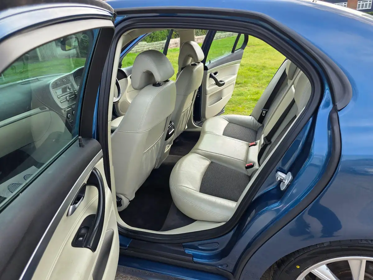 2007-saab-9-3-19td-vector-sport-150ps-saloon-4d-auto-big-23