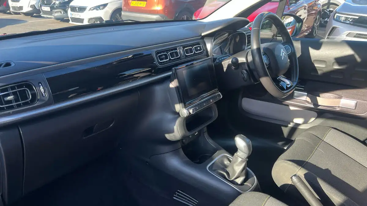 2018-citroen-c3-12-puretech-flair-82ps-big-11