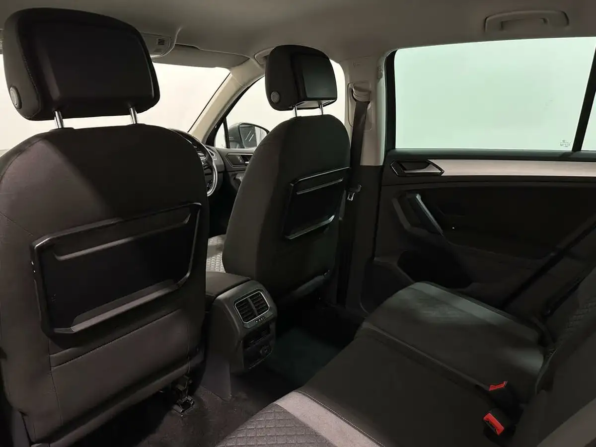 2016-volkswagen-tiguan-20tdi-se-navigation-150ps-bmt-big-37