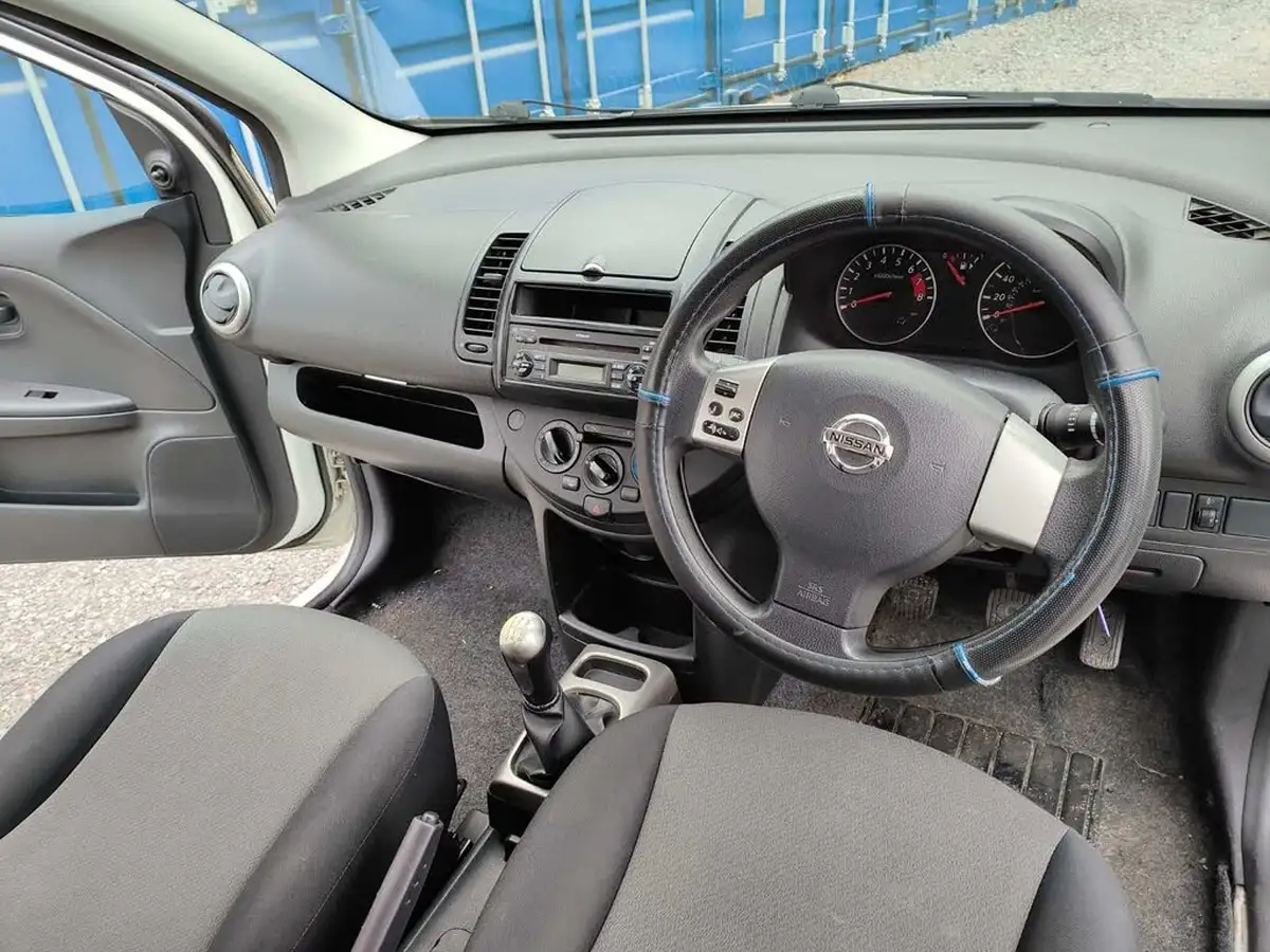 2010-nissan-note-14-visia-16v-ac-big-9