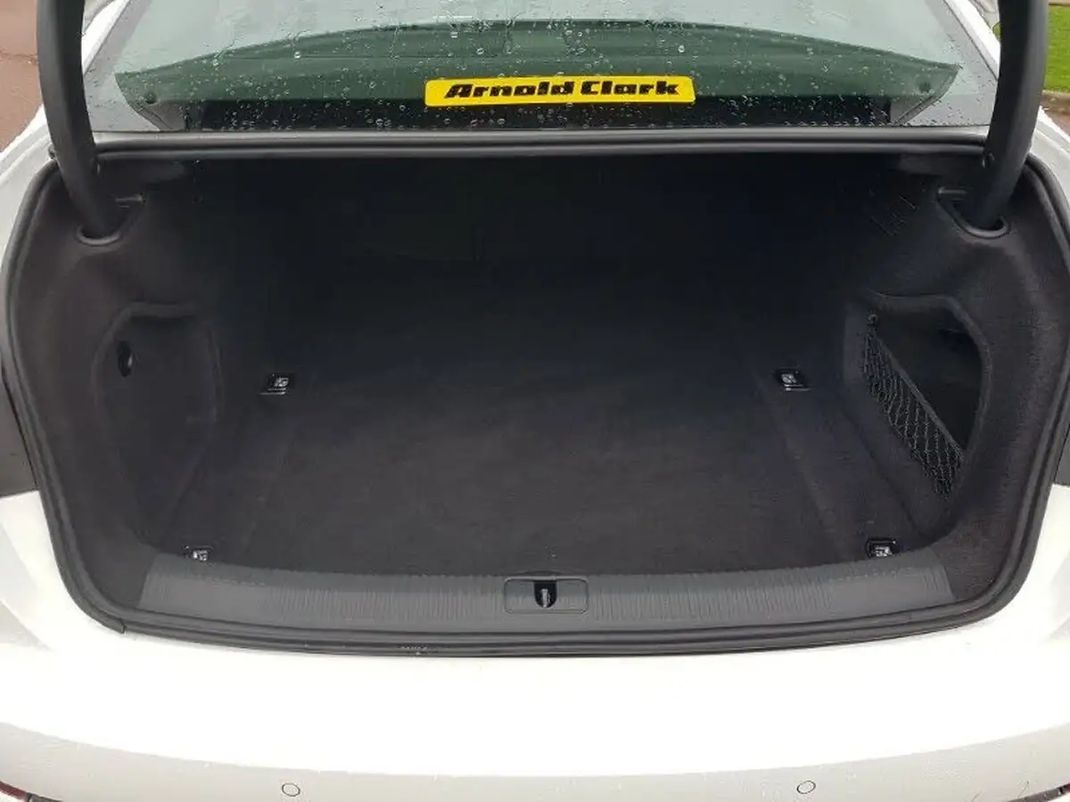 2019-audi-a4-20-35-tdi-sport-150ps-big-7