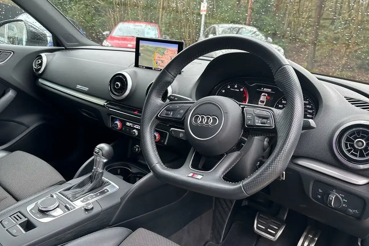 2018-audi-a3-15-35-tfsi-s-line-saloon-4d-tronic-big-24