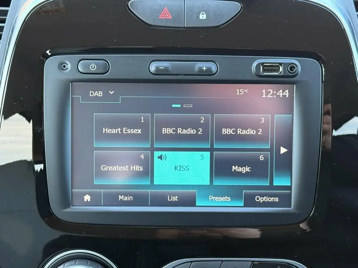 2018-renault-captur-09-tce-iconic-big-18