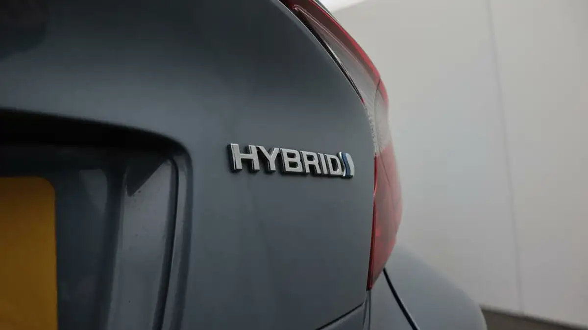2022-toyota-c-hr-18-vvt-i-design-big-23