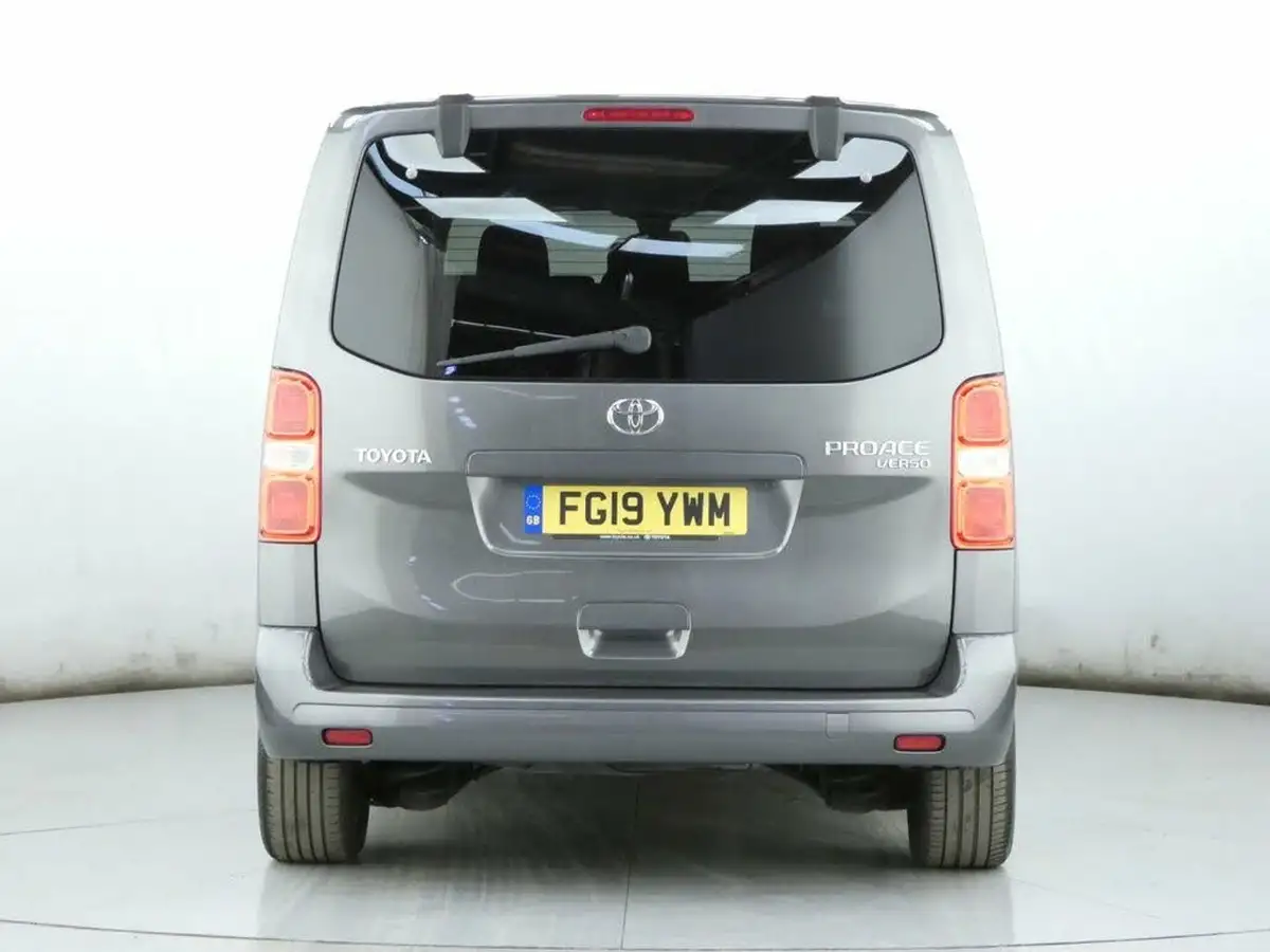 2019-toyota-proace-verso-20d-family-150ps-l1ss-big-6