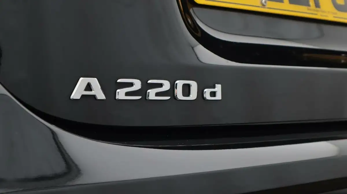 2021-mercedes-benz-a-class-20d-a220d-amg-line-executive-hatchback-5d-big-20