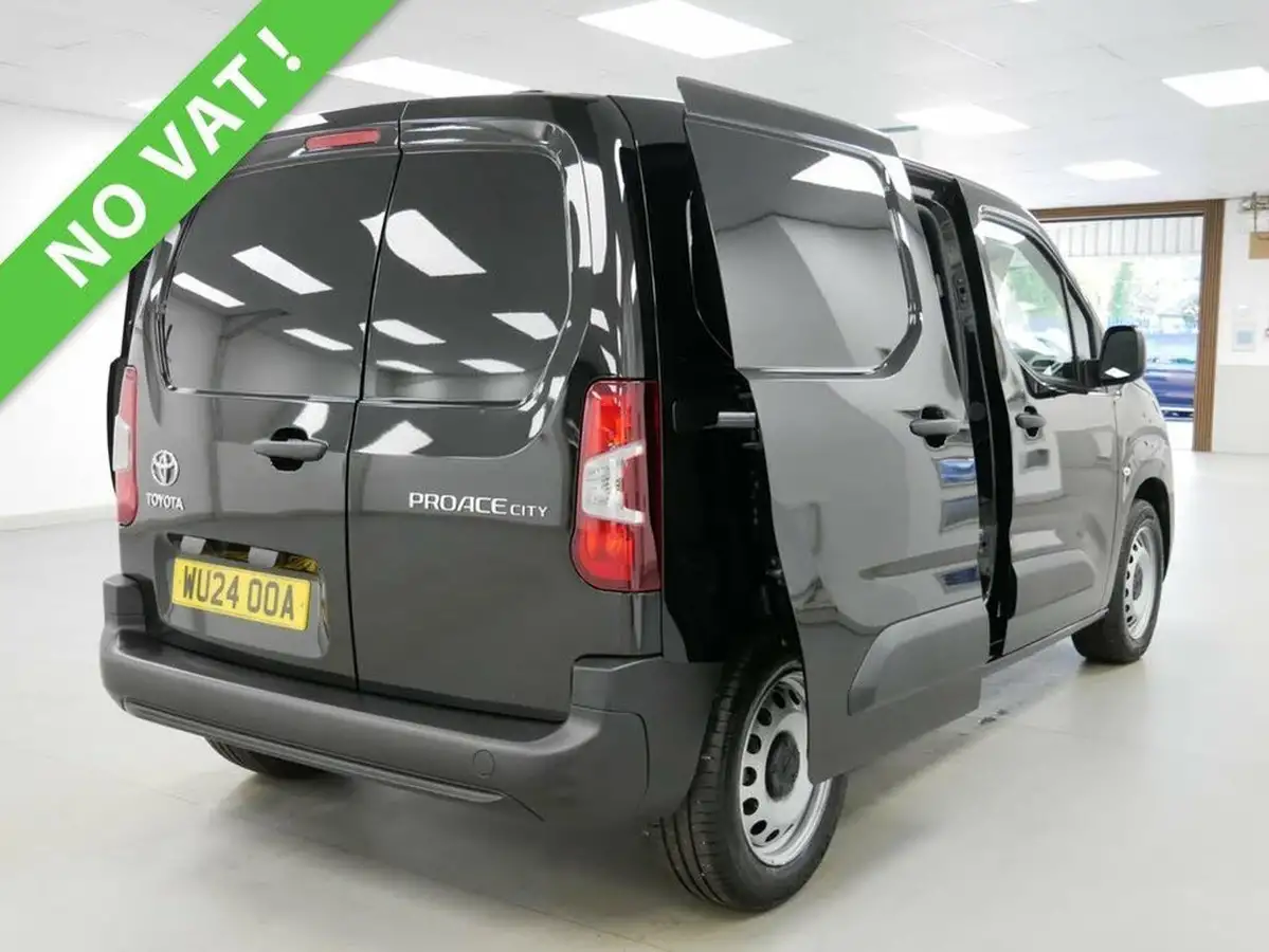 2024-toyota-proace-city-15d-active-big-16