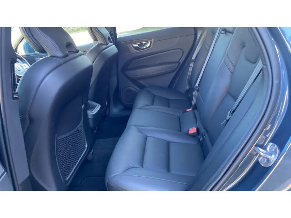 2021-volvo-xc60-20-b5-momentum-awd-big-9