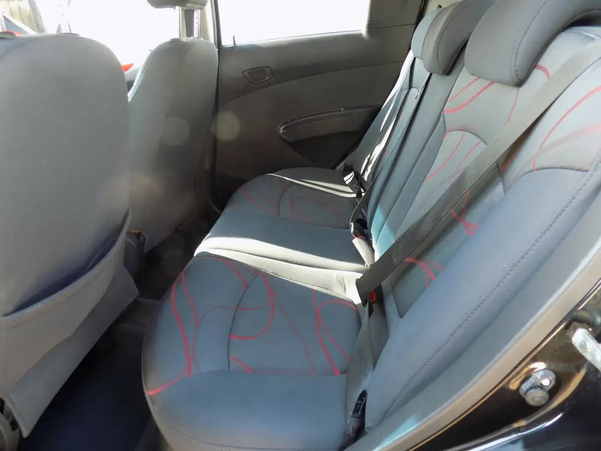 2012-chevrolet-spark-12-ls-big-36