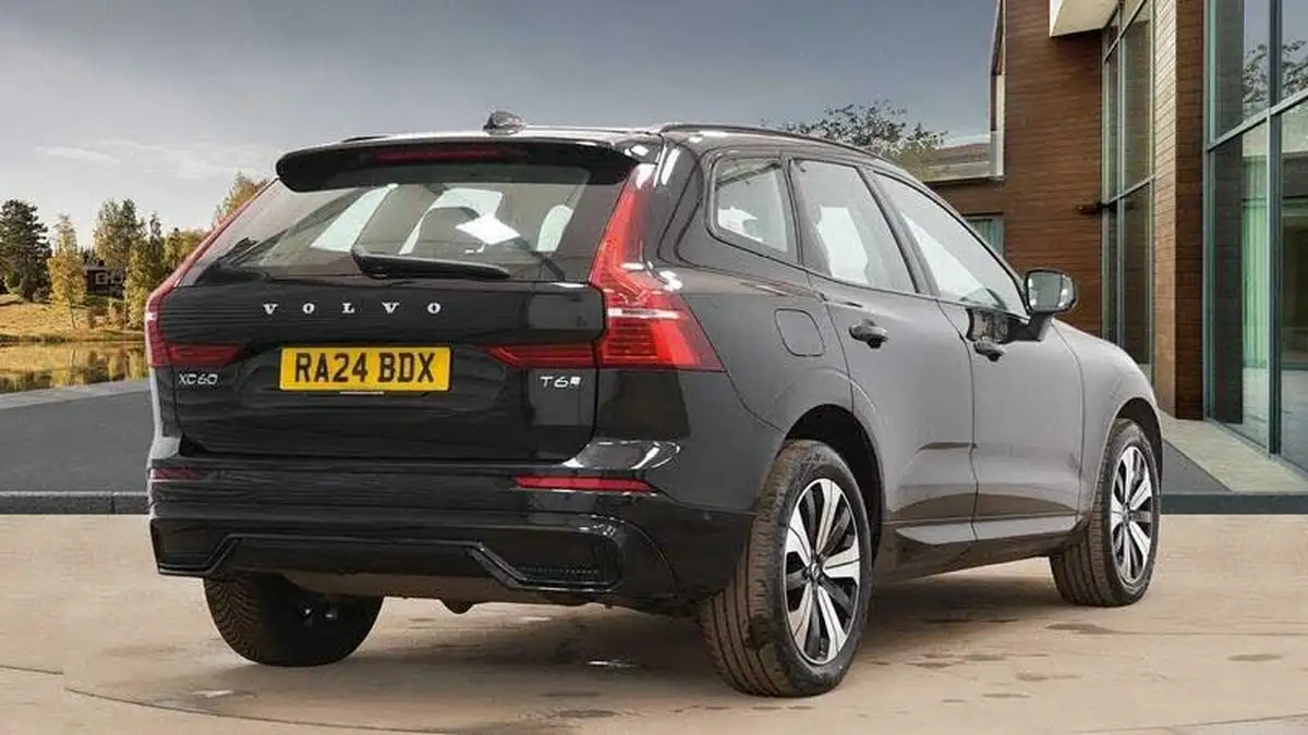 2024-volvo-xc60-20-t6-plus-big-2