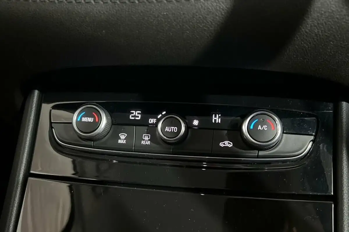 2018-vauxhall-grandland-x-12-se-132ps-big-19