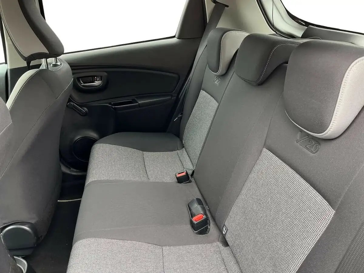 2020-toyota-yaris-15-vvt-i-y20-111bhp-1496cc-big-9