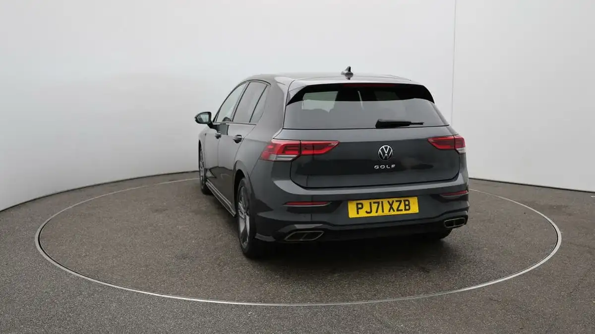 2022-volkswagen-golf-15-tsi-r-line-150ps-hatchback-big-52
