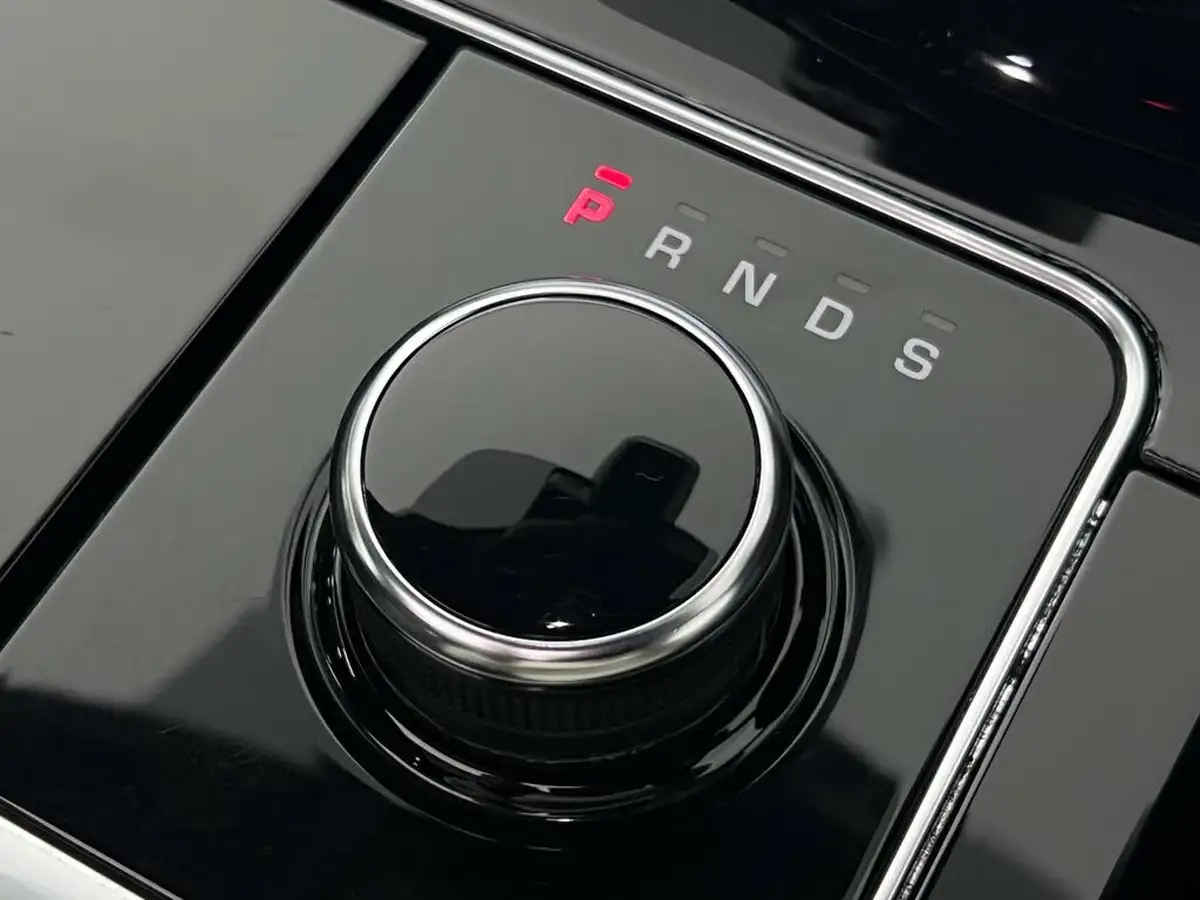 2019-land-rover-range-rover-velar-20-p250-r-dynamic-se-big-39