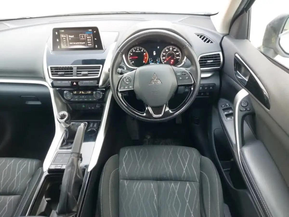 2018-mitsubishi-eclipse-cross-15-3-big-6