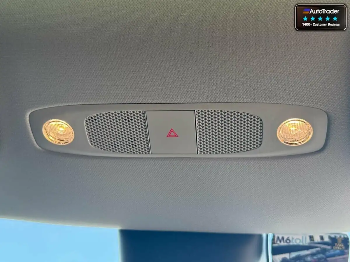 2022-tesla-model-y-e-long-range-big-29