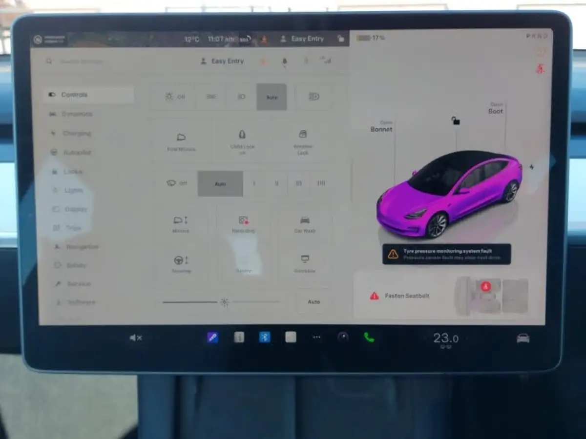 2022-tesla-model-3-e-long-range-big-14