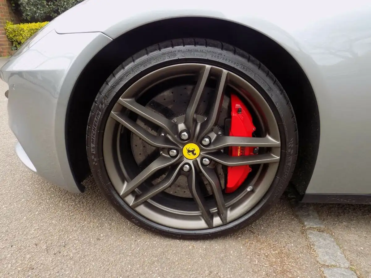 2012-ferrari-ff-63-big-43