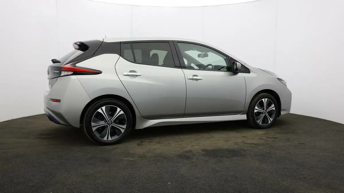 2021-nissan-leaf-e-e-n-connecta-big-48
