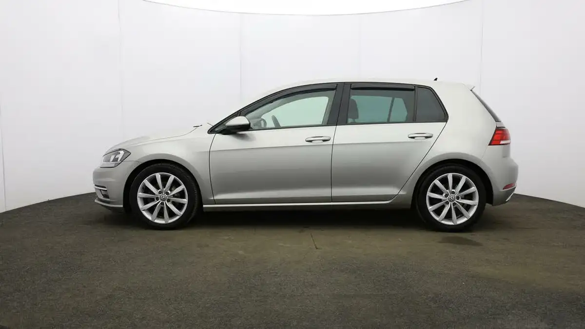 2019-volkswagen-golf-15-tsi-gt-150ps-hatchback-5d-dsg-big-3