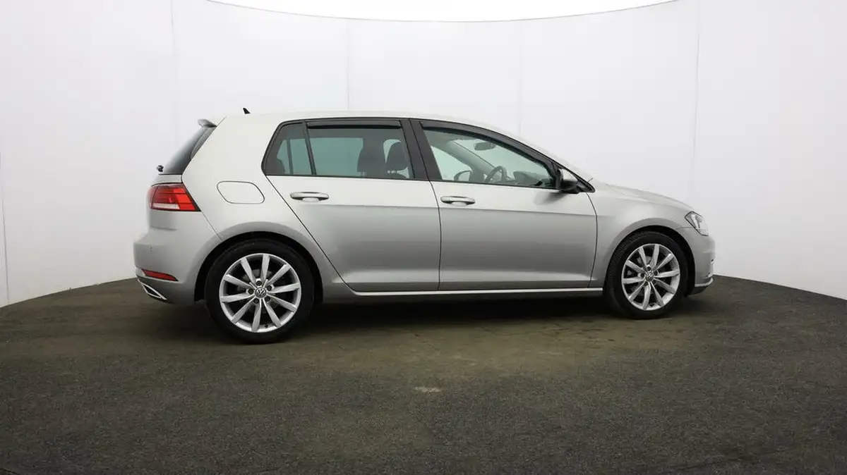 2019-volkswagen-golf-15-tsi-gt-150ps-hatchback-5d-dsg-big-51