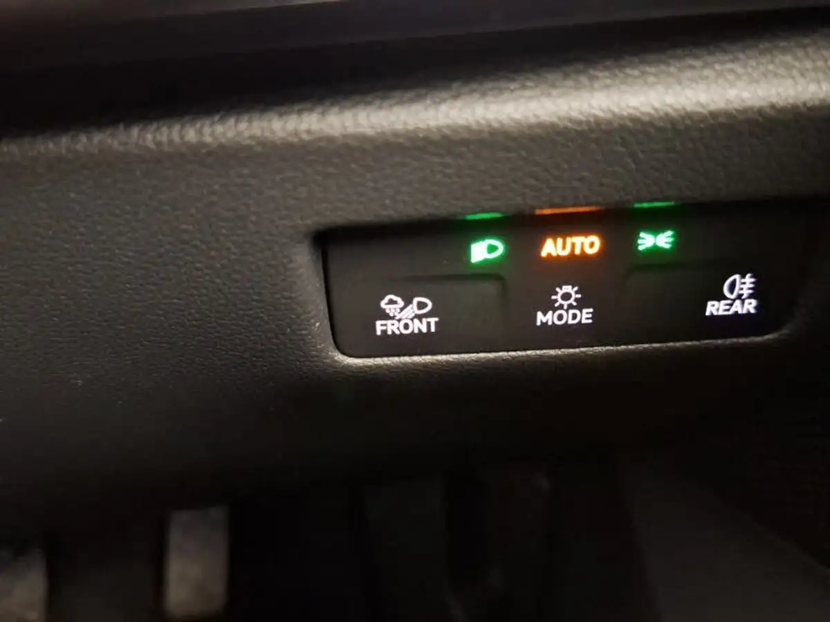 2024-skoda-superb-20tdi-se-l-150ps-scr-estate-dsg-big-18
