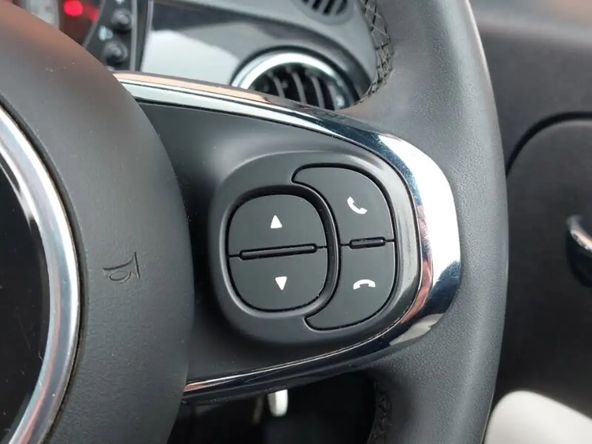 2021-fiat-500-10-dolcevita-big-9