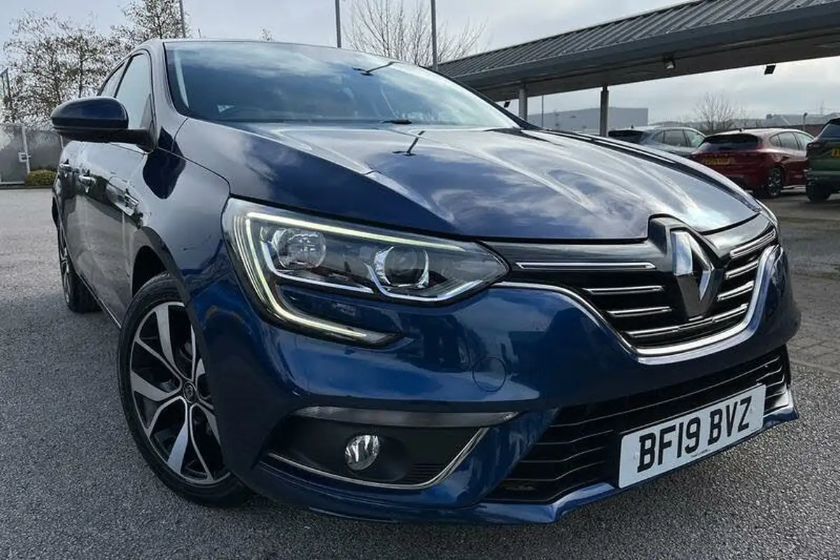 2019-renault-megane-13-tce-iconic-hatchback-edc-auto-big-36