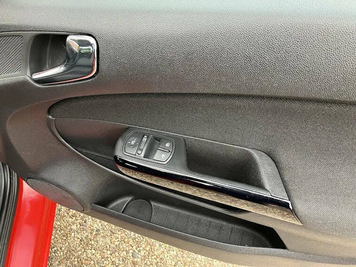 2014-vauxhall-corsa-12-excite-16v-vvt-85ps-ac-5d-big-17