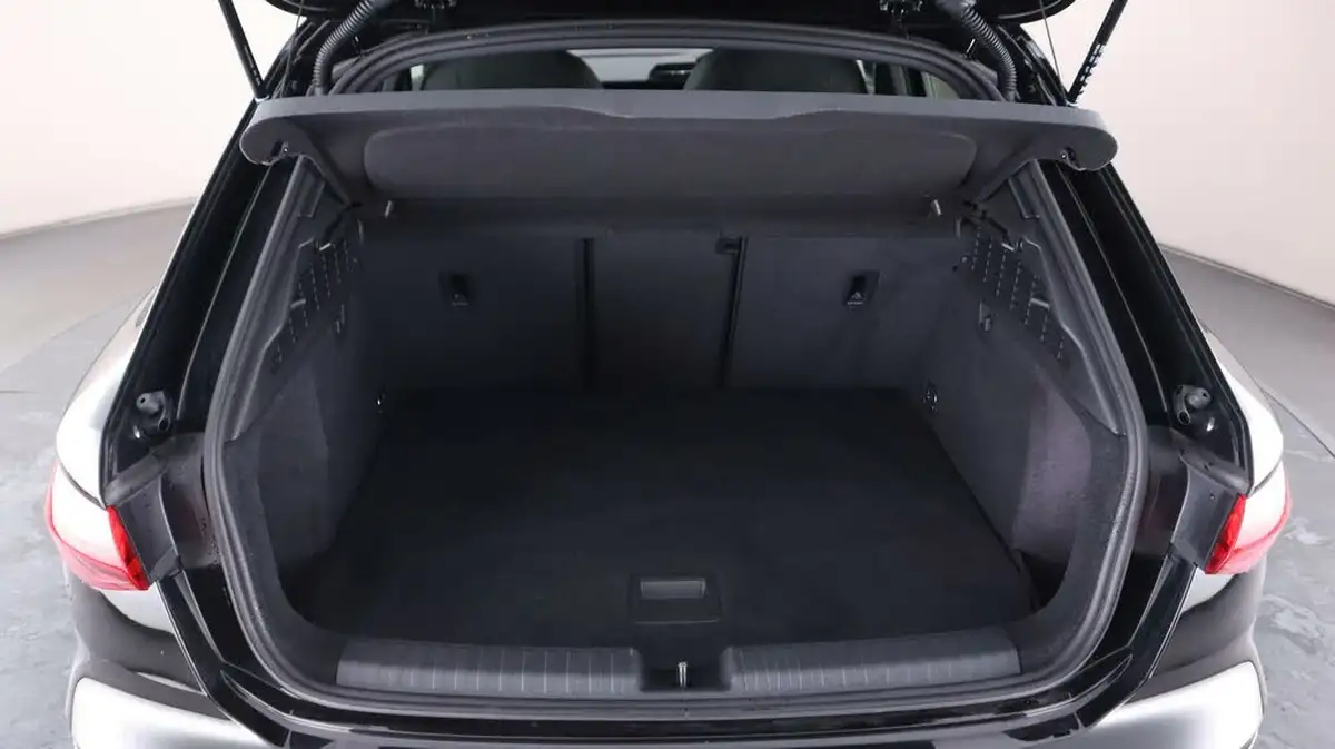 2024-audi-a3-15-35-tfsi-s-line-sportback-5d-big-17