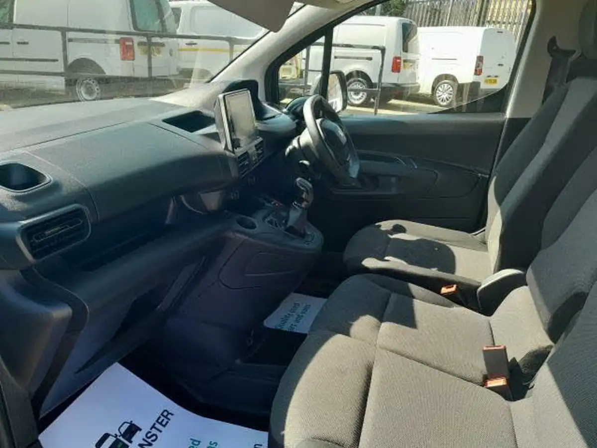 2021-peugeot-partner-15-bluehdi-950-professional-100ps-eu6dt-long-panel-big-17