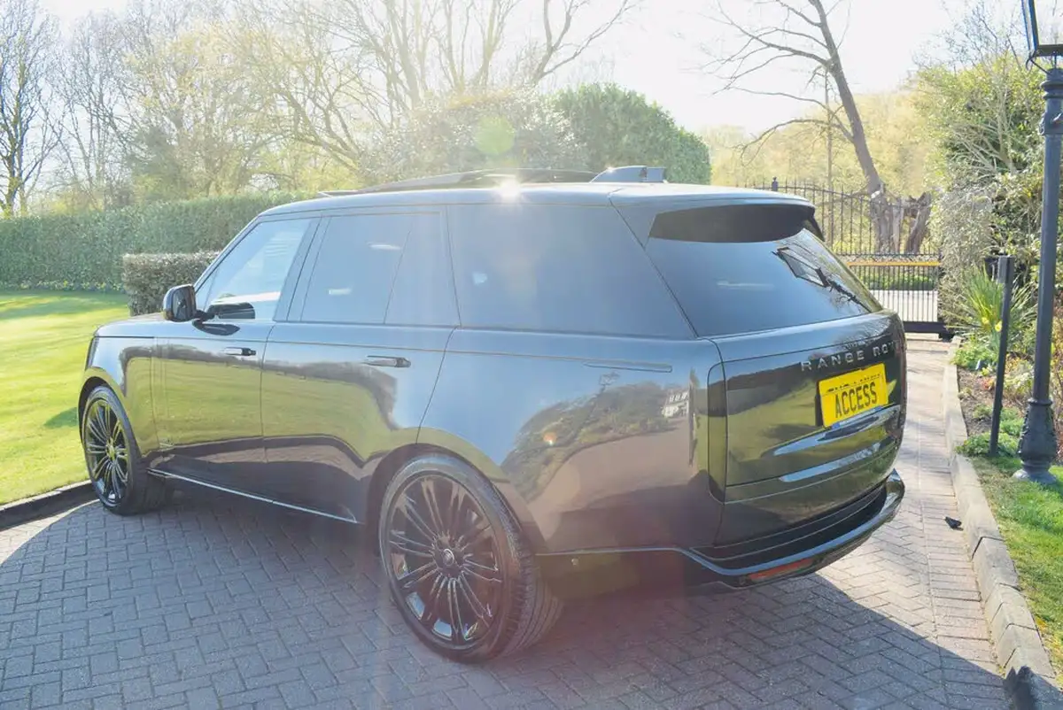 2024-land-rover-range-rover-30-d350-autobiography-big-2