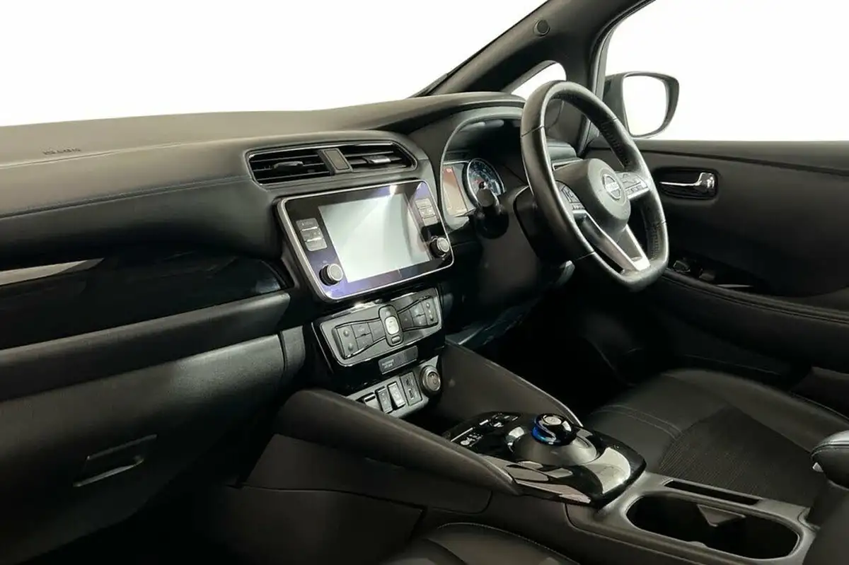 2021-nissan-leaf-e-e-n-connecta-big-10