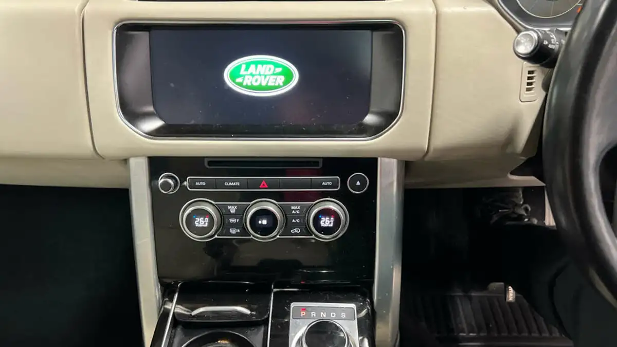 2017-land-rover-range-rover-30tdv6-vogue-258bhp-awd-big-5