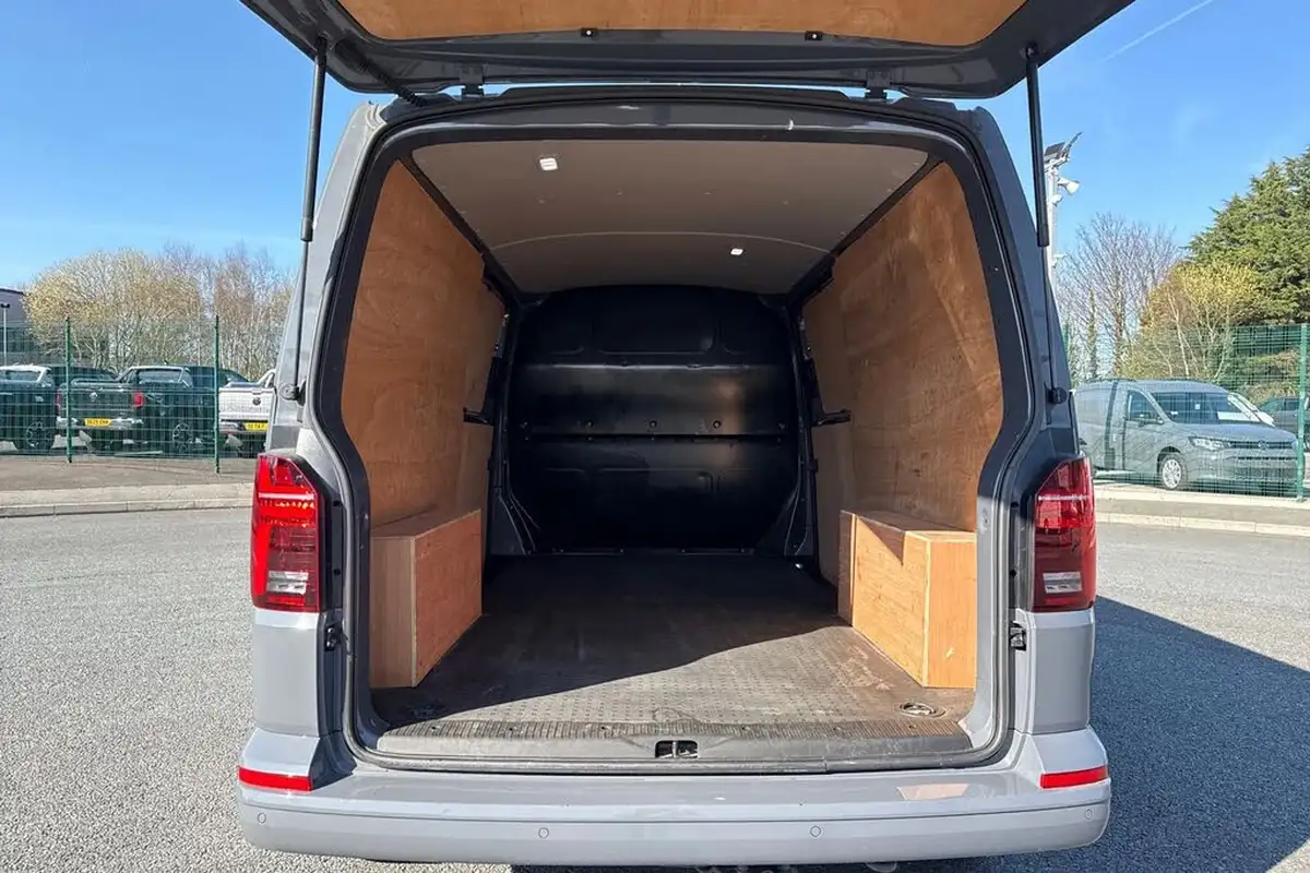 2024-volkswagen-transporter-20tdi-t32-highline-bmt-swb-150pseu6d-panel-van-dsg-big-5