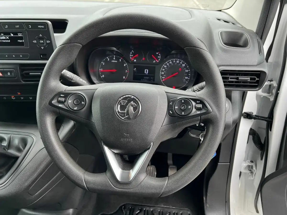 2021-vauxhall-combo-15cdti-dynamic-2300-100pseu6dt-l1h1-panel-big-17