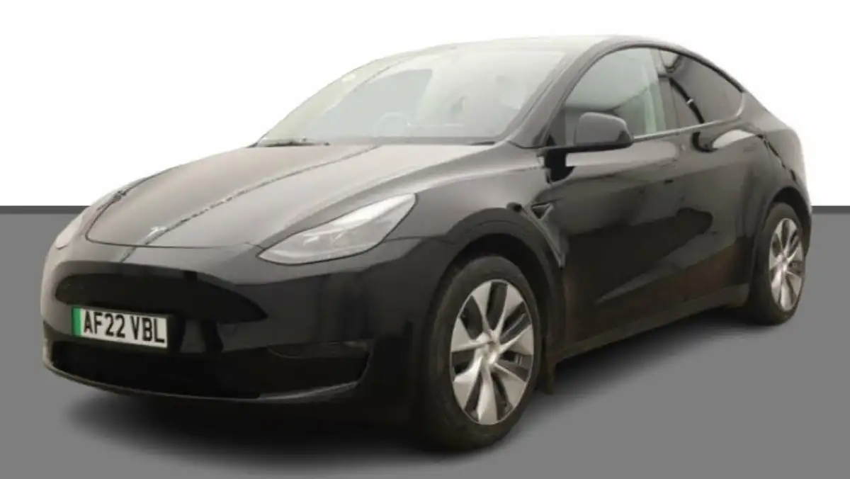 2022-tesla-model-y-e-long-range-big-1