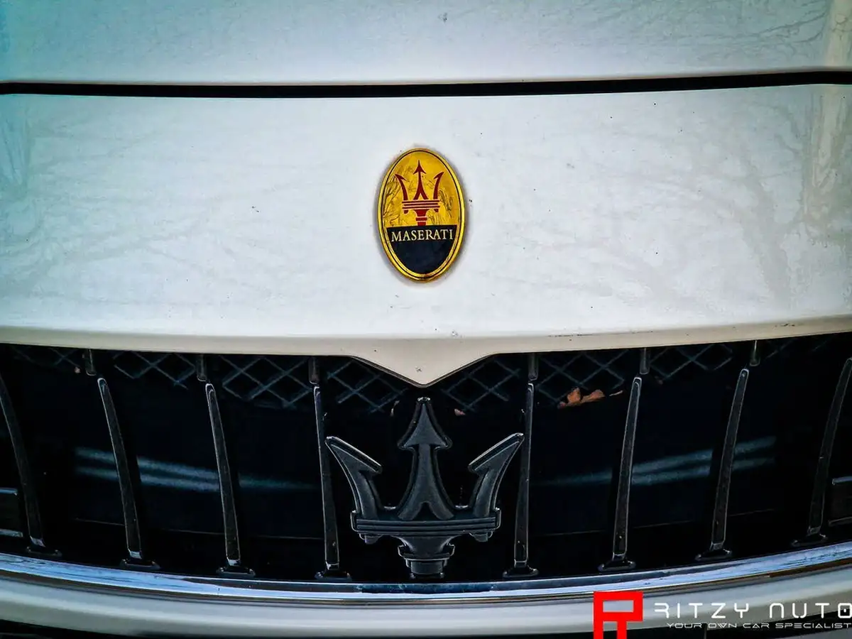 2015-maserati-ghibli-30-s-big-35
