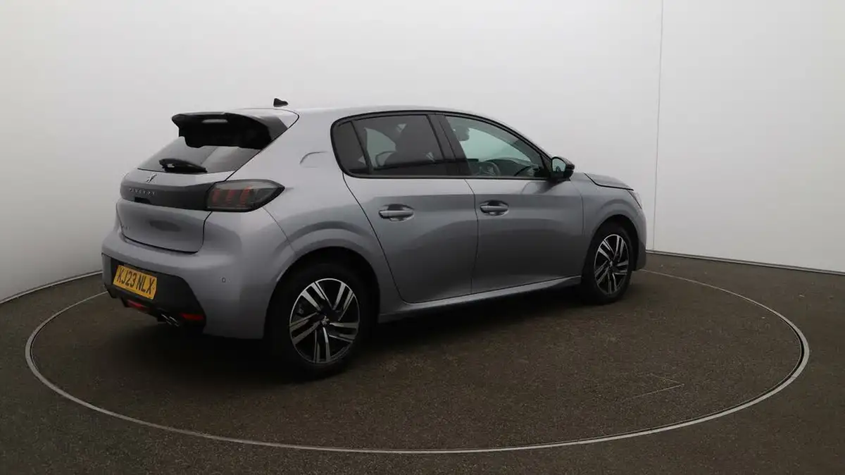 2023-peugeot-208-12-puretech-allure-premium-130ps-eat8-big-52