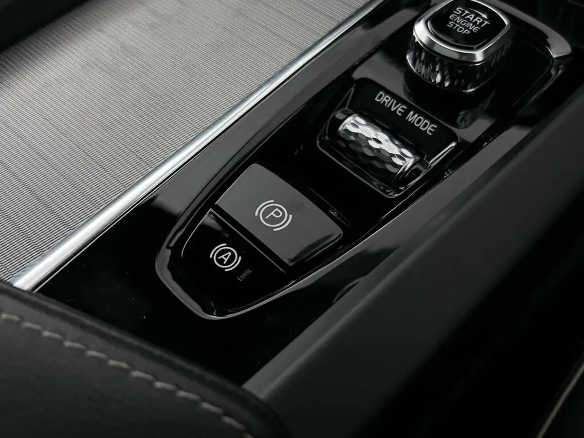 2020-volvo-xc60-20-t8-r-design-pro-big-35