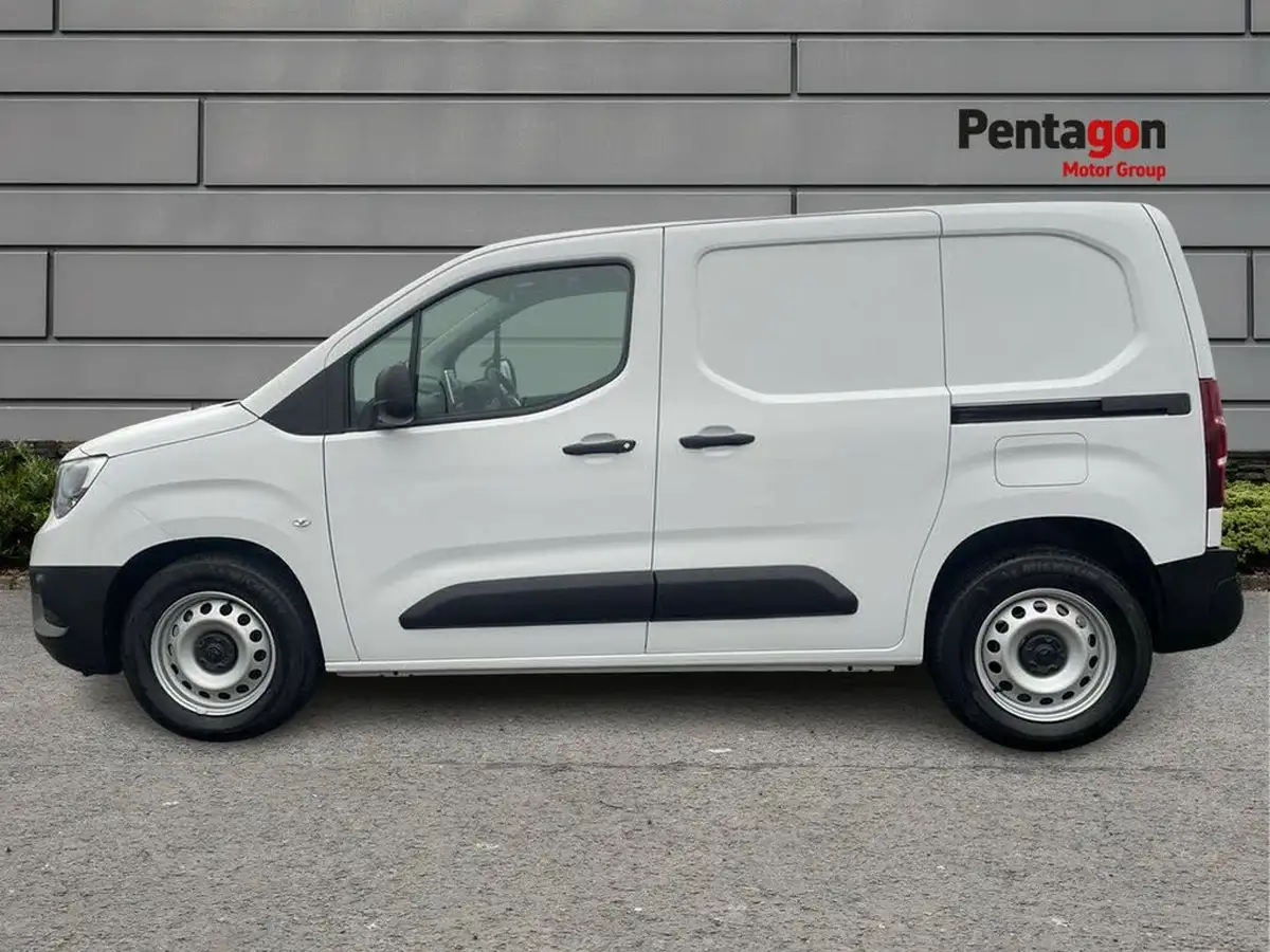 2025-vauxhall-combo-e-50kwh-prime-2300-l1h1-panel-big-14