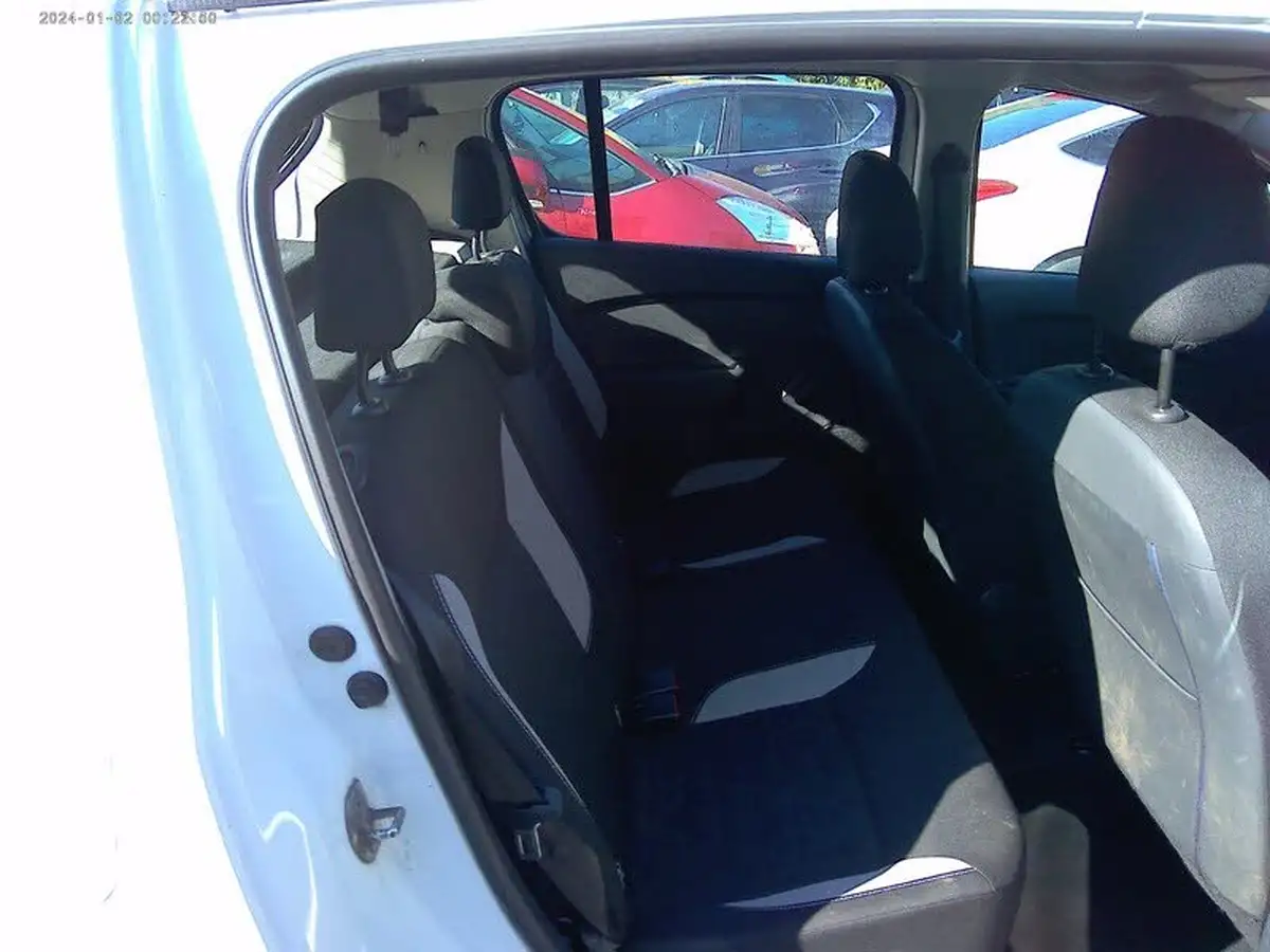 2014-dacia-sandero-stepway-09-ambiance-big-5