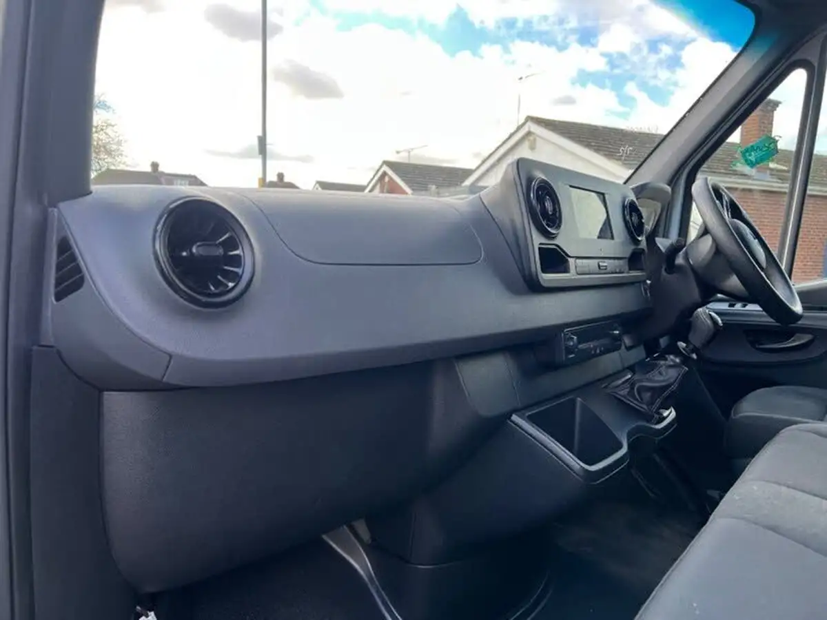 2020-mercedes-benz-sprinter-21cdi-314-l1h1-panel-van-big-1