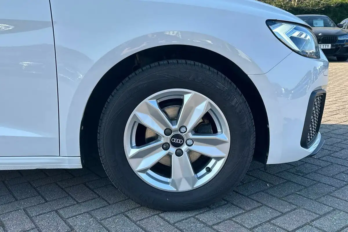 2021-audi-a1-big-8