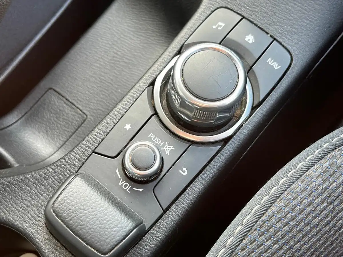 2020-mazda-mazda2-15-skyactiv-g-sport-nav-big-27