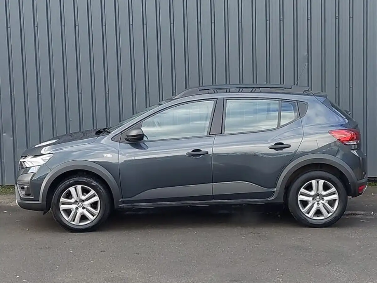 2021-dacia-sandero-stepway-10-tce-essential-90bhp-big-3