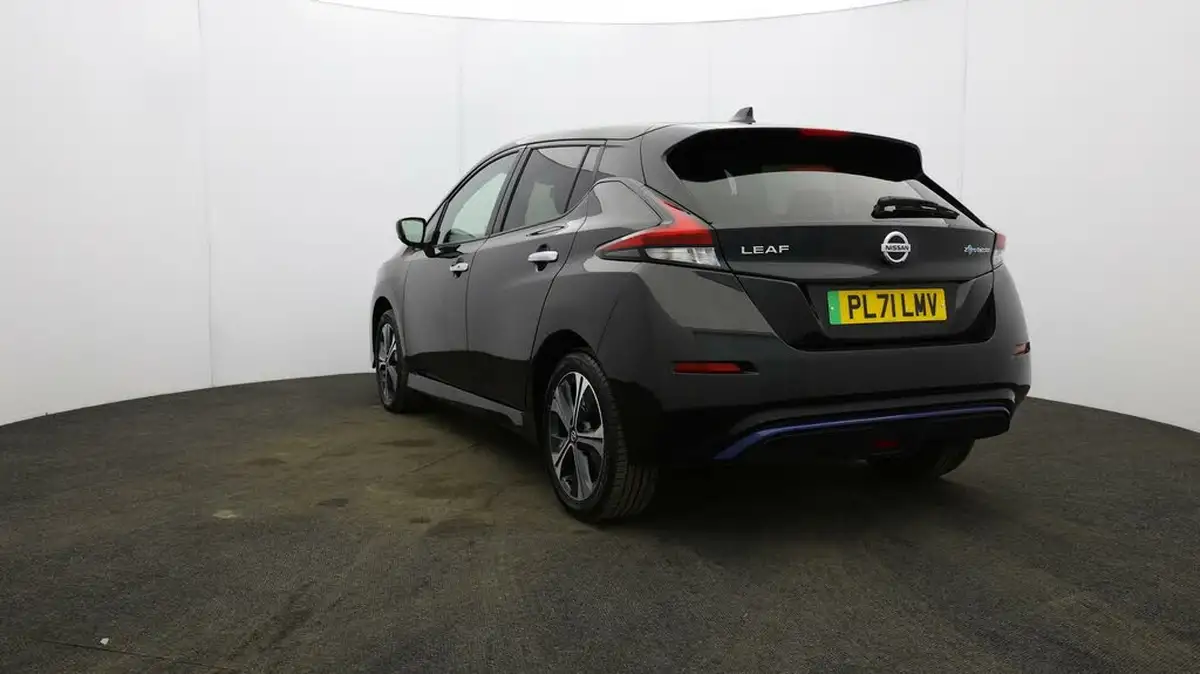 2021-nissan-leaf-e-e-tekna-big-30