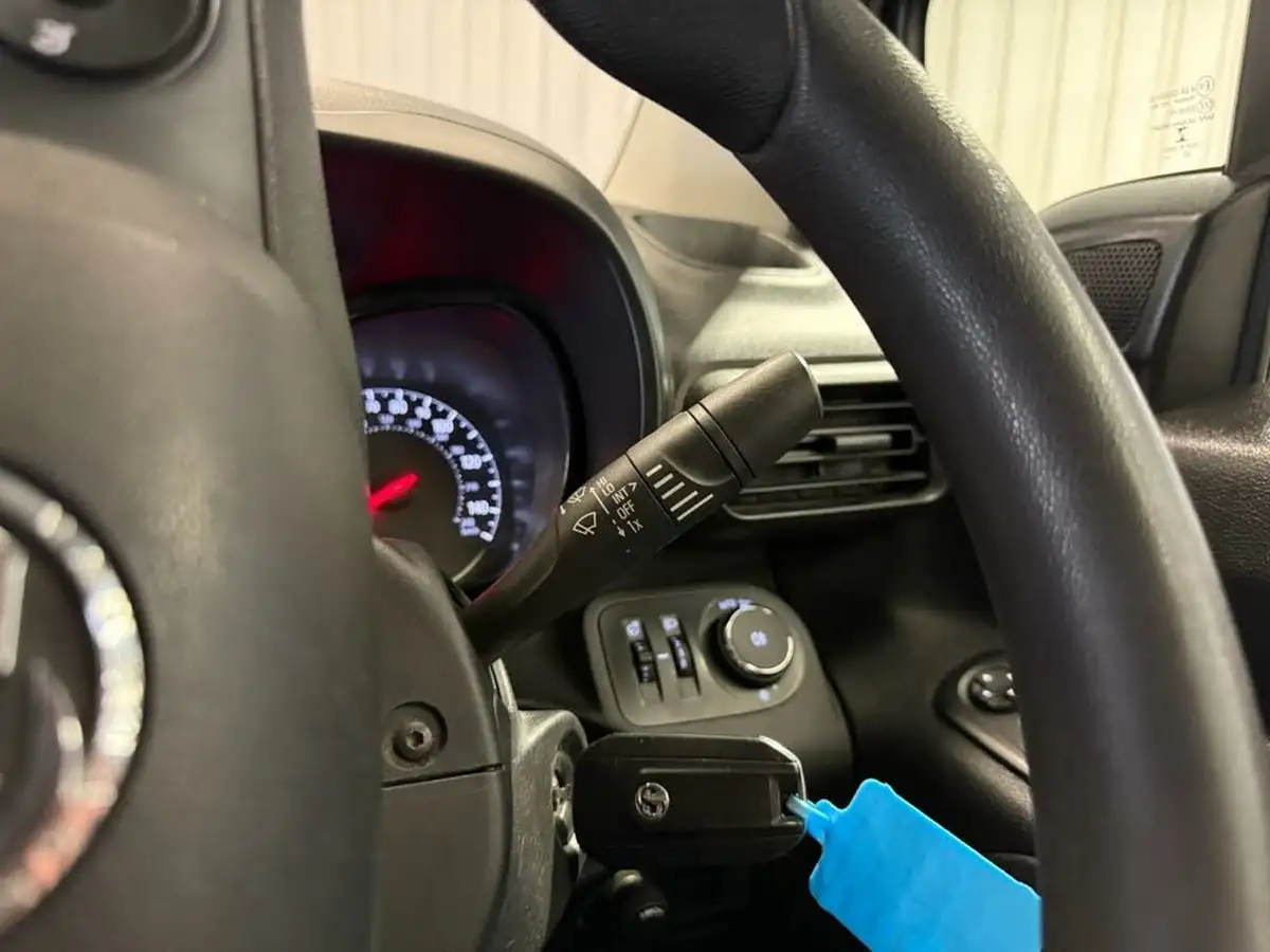 2020-vauxhall-combo-15cdti-sportive-2300-100pseu6dt-l1h1-panel-big-29